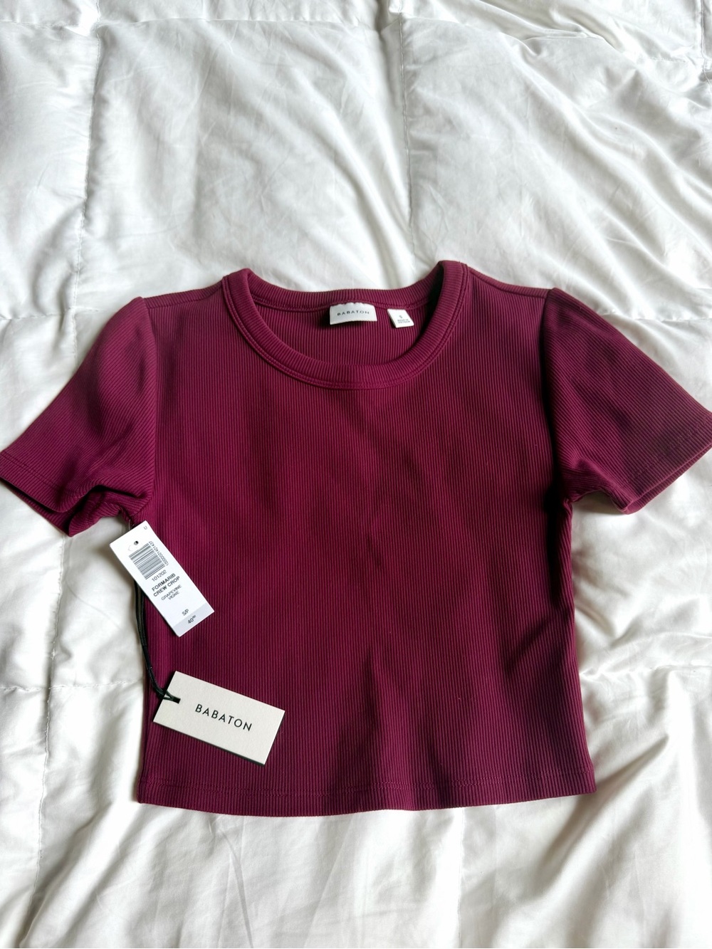 NWT Aritzia Babaton FormaRib Crew Crop Top in burgundy ❤️